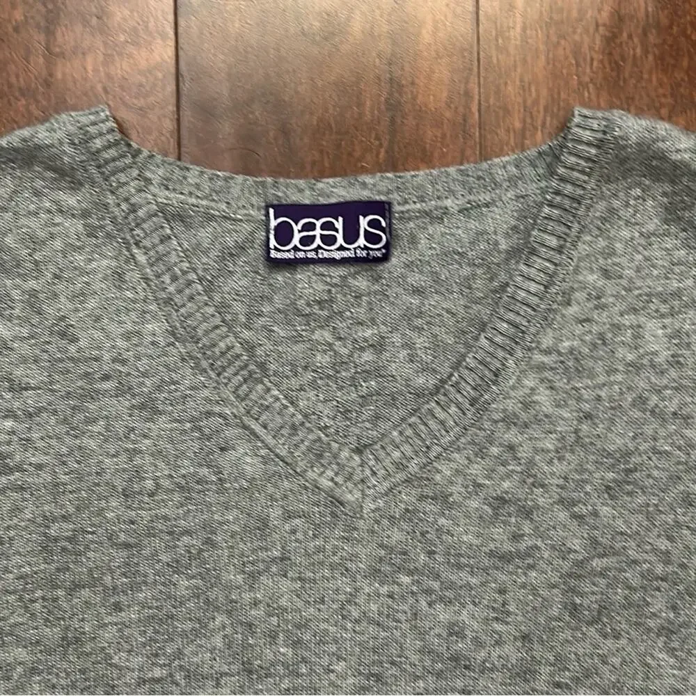 Basus Gray V-Neck Sweater, Silk, Merino Wool, Cashmere & Viscose, Size Large